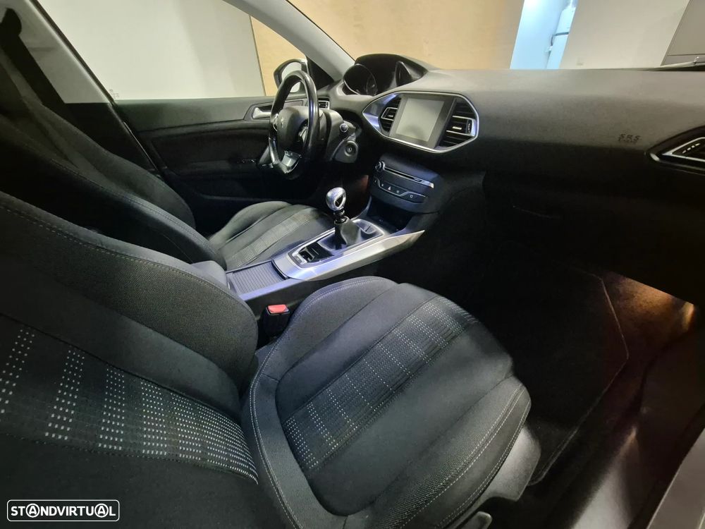 Peugeot 308 SW BlueHDi 120 Stop & Start Allure - 17