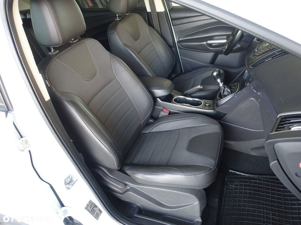 Ford Kuga 2.0 TDCi Titanium - 16