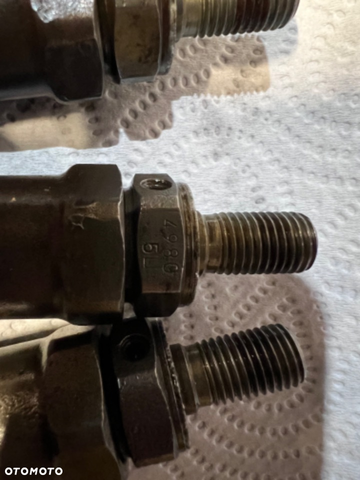 Wtryskiwacze paliwa daihatsu rocky 2.8 - 3