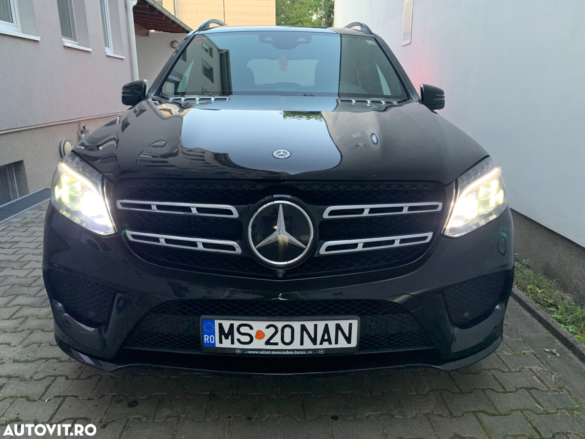 Mercedes-Benz GLS 400 4MATIC Aut - 3