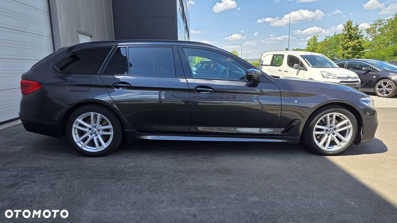 BMW Seria 5 520d xDrive M Sport Edition - 11