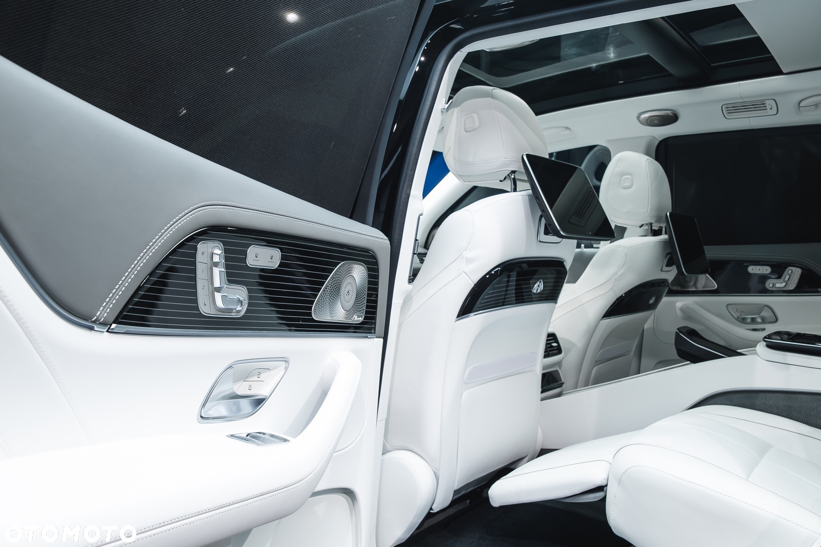 Mercedes-Benz GLS - 25