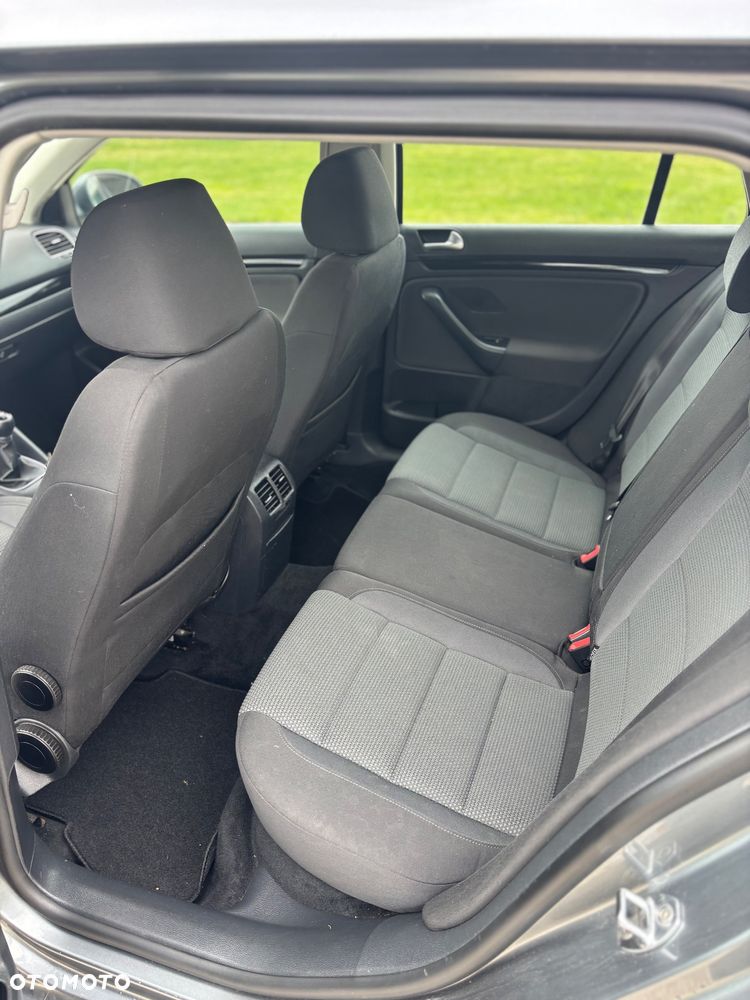 Volkswagen Golf - 10