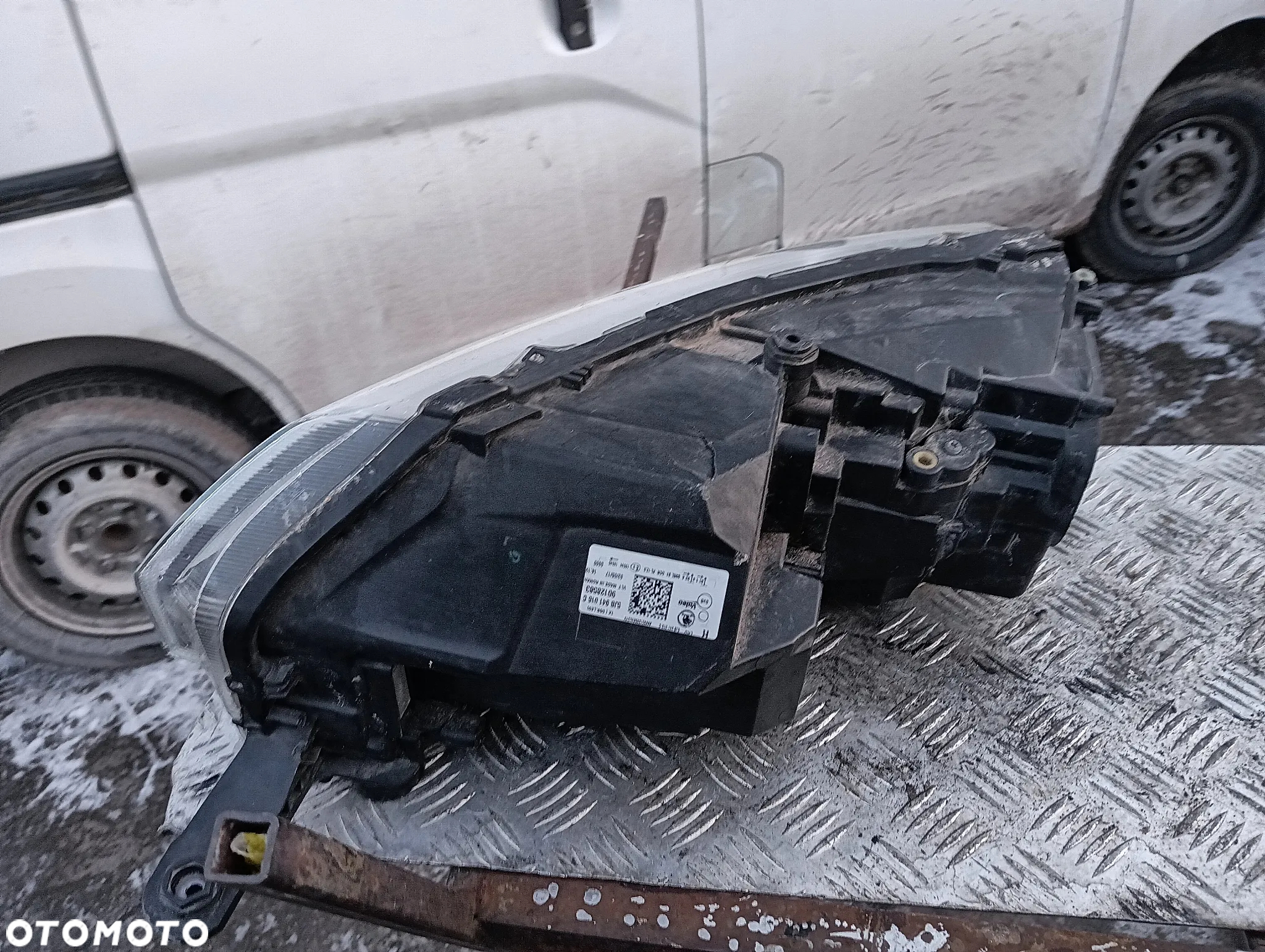 skoda rapid lift xenon lampa przod przednia prawa 5jb941016c - 7