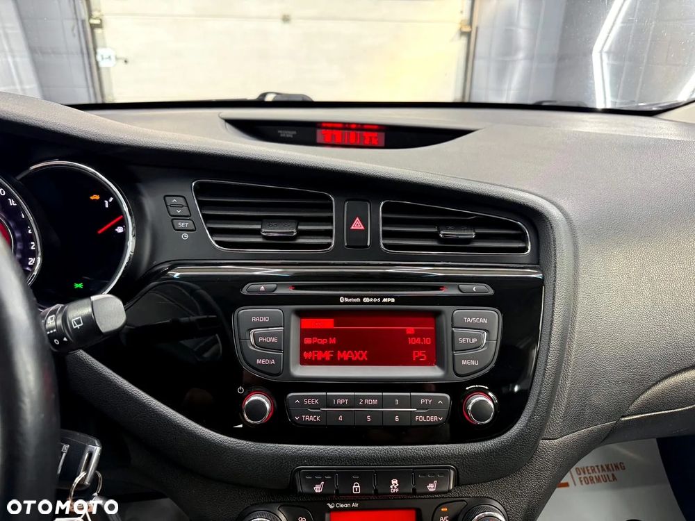Kia Ceed 1.6 CRDi 128 Platinum Edition - 18