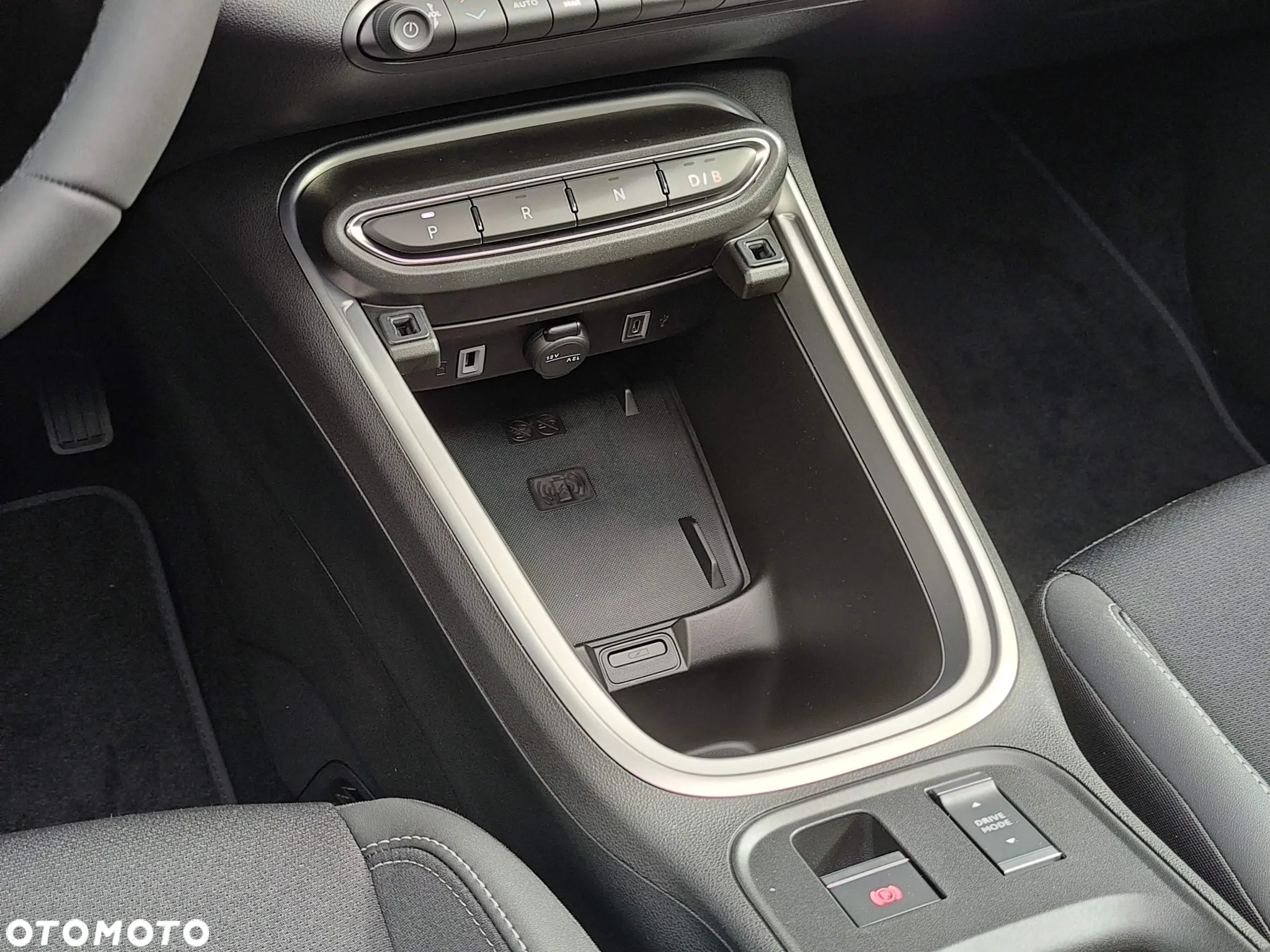 Jeep Avenger 54kWh Summit - 17