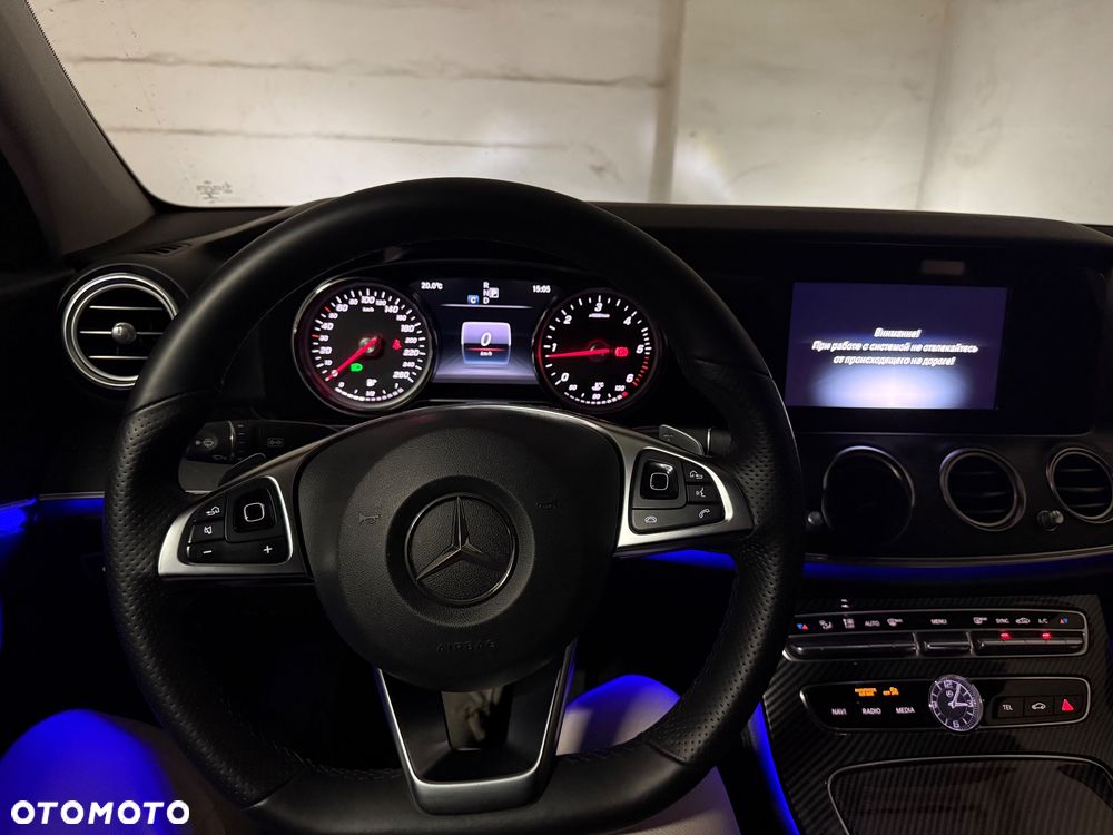 Mercedes-Benz Klasa E 220 d 9G-TRONIC - 12