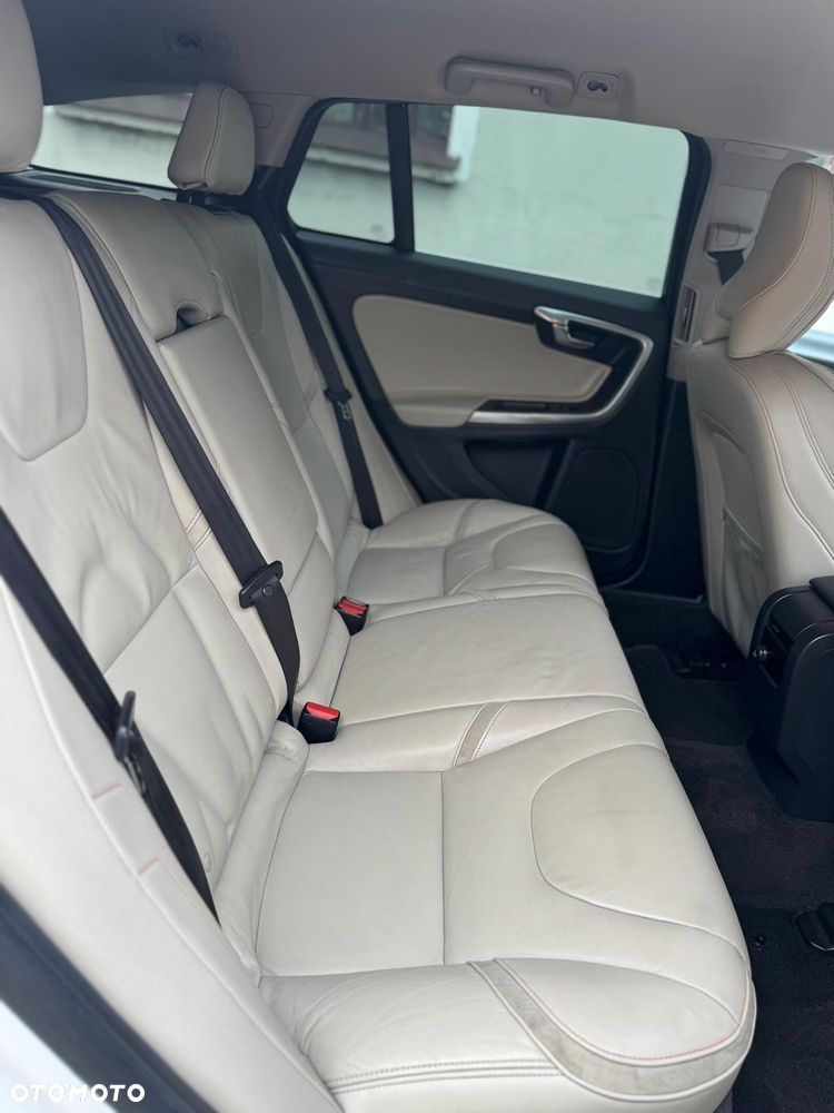 Volvo V60 T5 Drive-E Ocean Race - 16