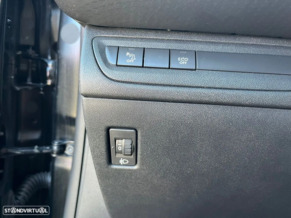 Peugeot 208 1.2 PureTech Active - 17