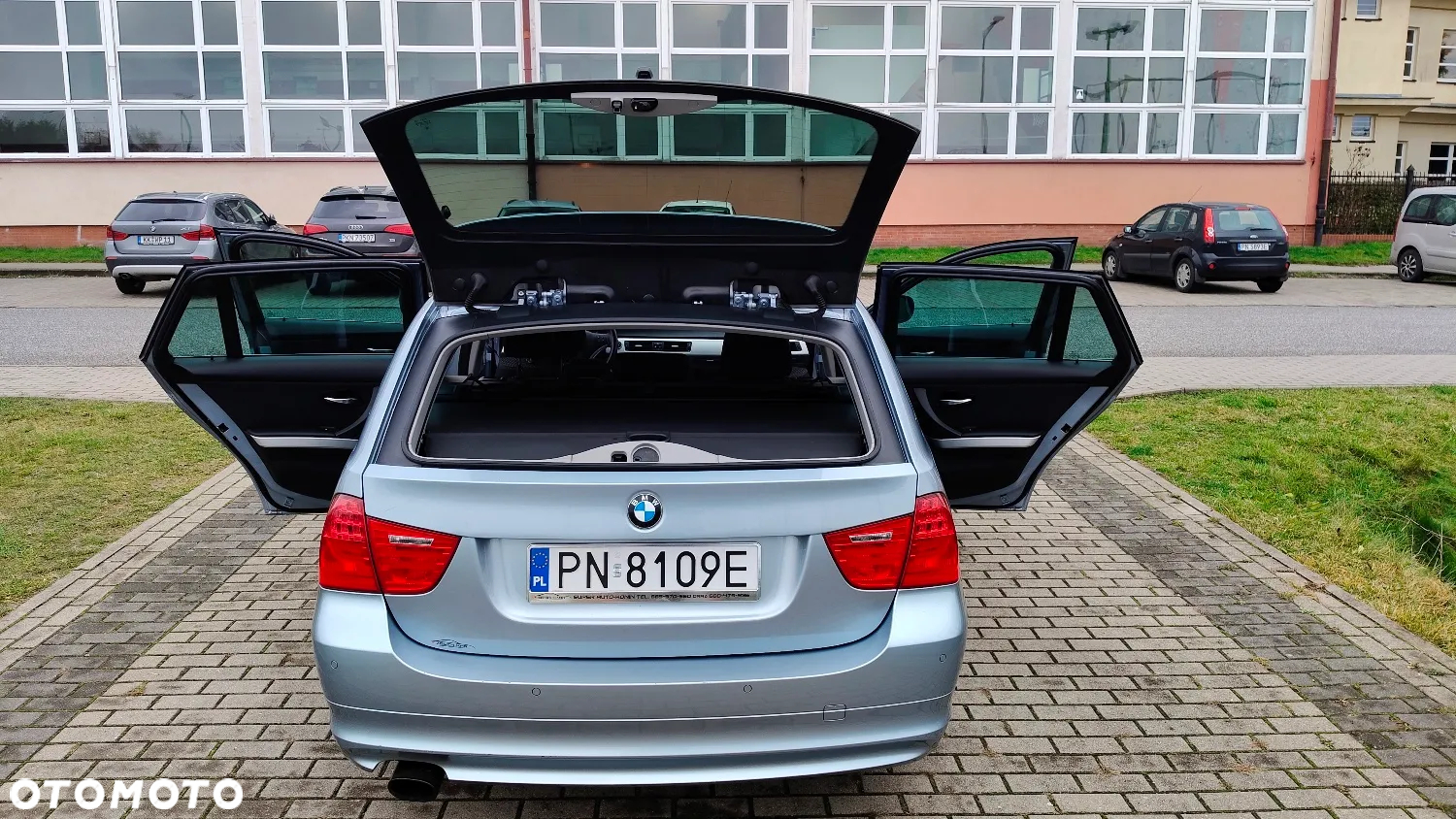 BMW Seria 3 318i Touring Edition Lifestyle - 17