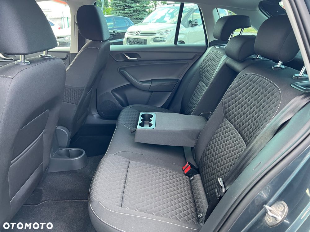 Skoda RAPID 1.2 TSI Green tec Edition - 16