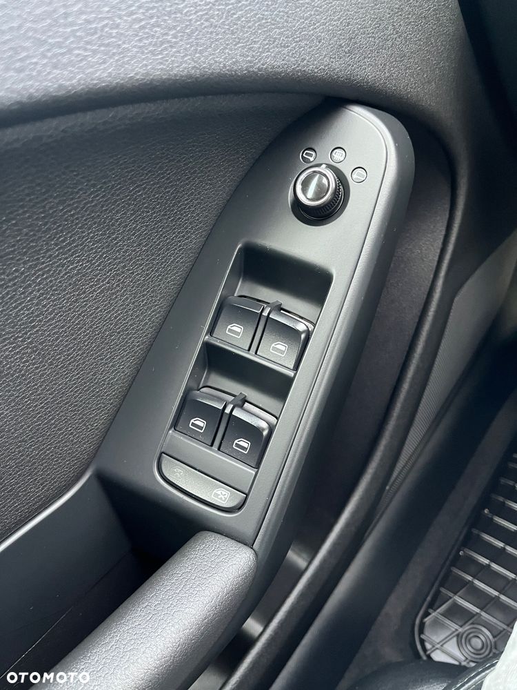 Audi A4 Avant 2.0 TDI DPF Ambiente - 31