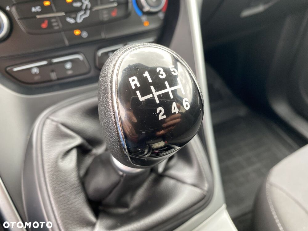 Ford Kuga - 26