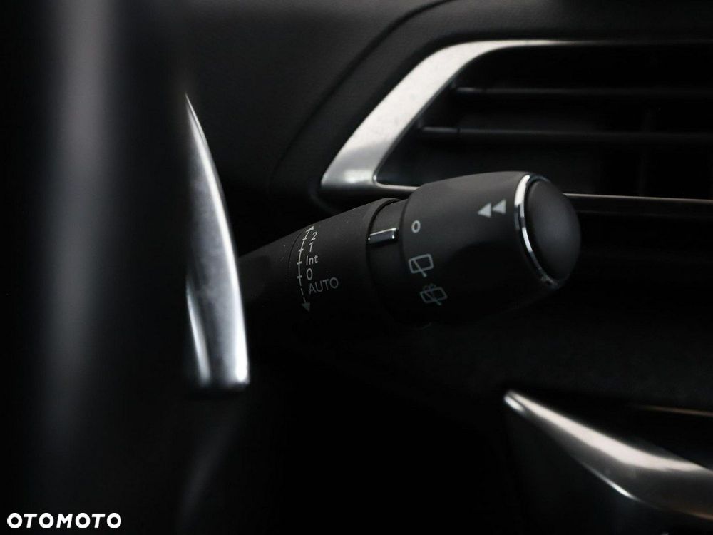 Peugeot 5008 1.5 BlueHDi Allure Pack S&S EAT8 - 34