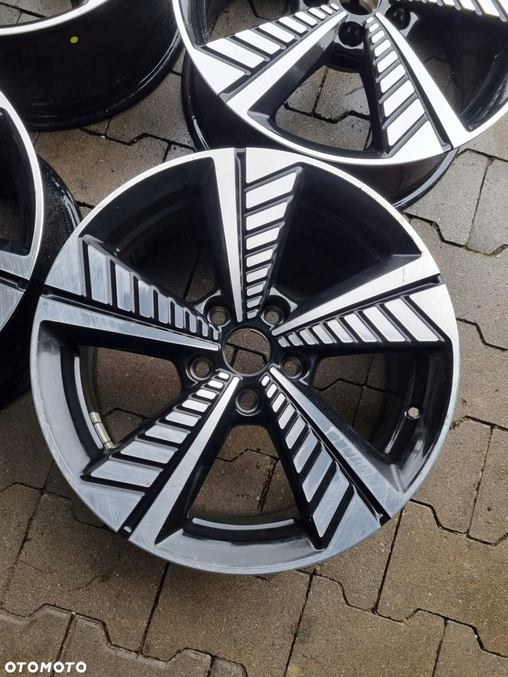 FELGA SAIC MOTOR MG ZS EV 7x17 ET41 5x112 10483582 - 2