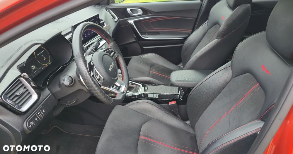 Kia Ceed 1.6 T-GDI GT DCT - 17
