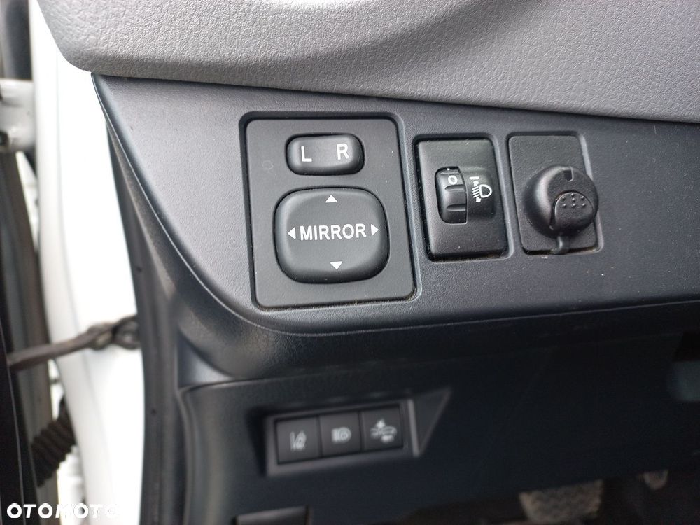 Toyota Yaris - 18