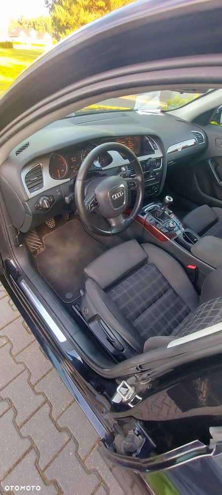 Audi A4 Avant 2.0 TDI DPF quattro - 9