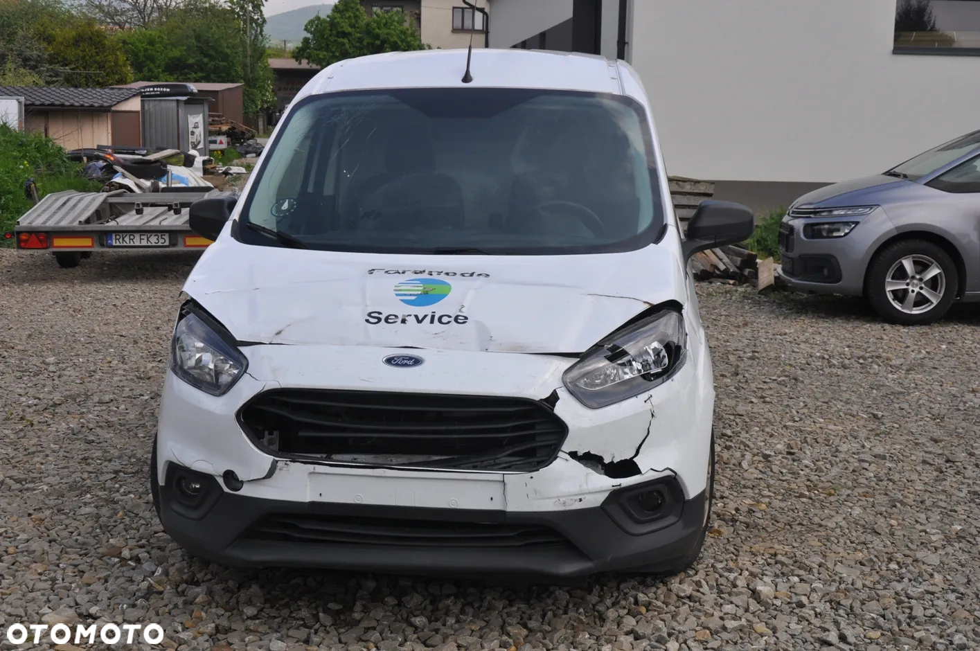 Ford transit-courier - 12