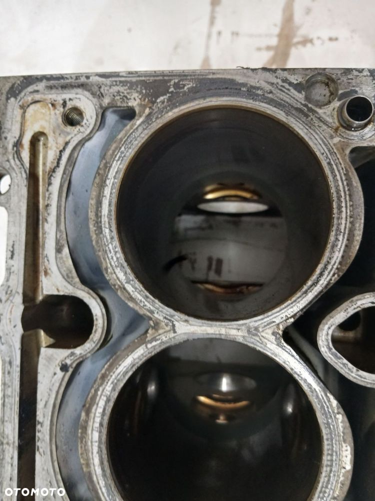 BLOK SILNIKA BMW E90 N43B20A 7558226 - 7