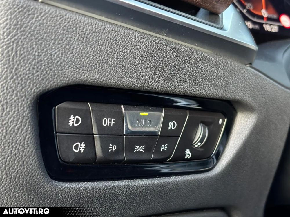 BMW Seria 3 320d xDrive AT M Sport - 12