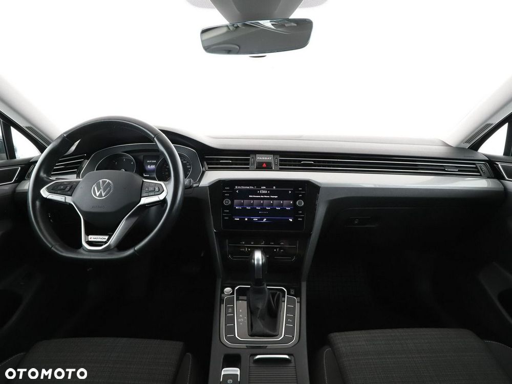 Volkswagen Passat Variant 2.0 TDI SCR DSG 4Motion Business - 16