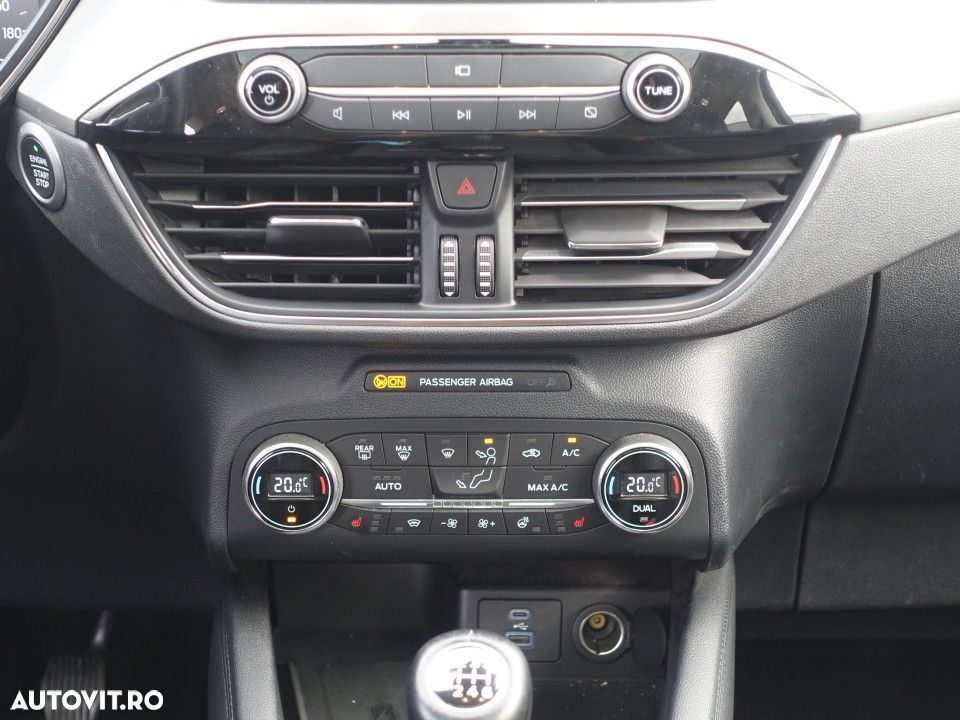 Ford Kuga - 30