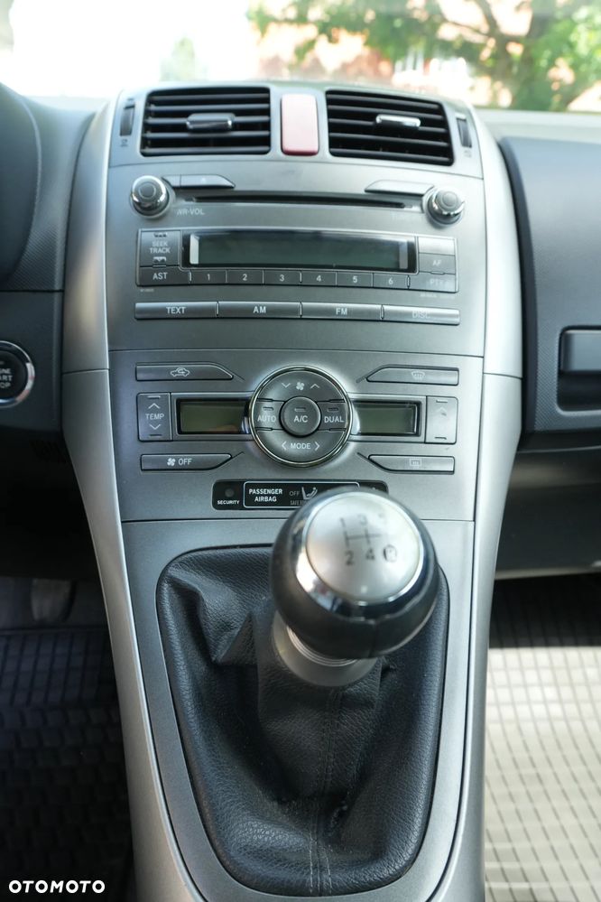 Toyota Auris 1.6 VVT-i Sol - 13