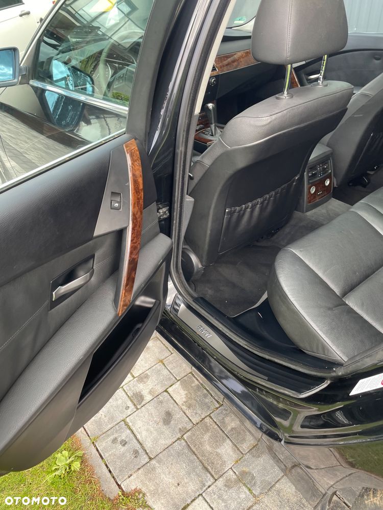 BMW Seria 5 525d - 14