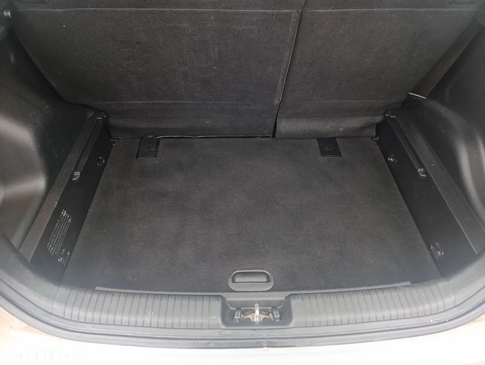 Kia Venga 1.4 CVVT Black Collection - 15