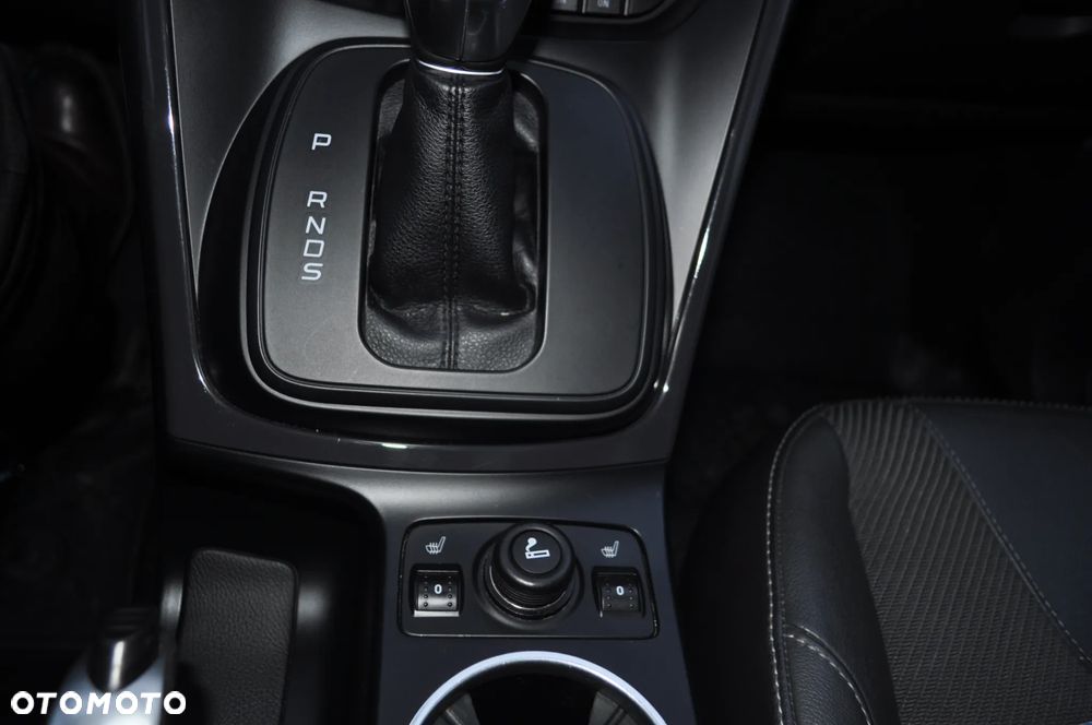 Ford Kuga 1.6 EcoBoost 4x4 Titanium - 28