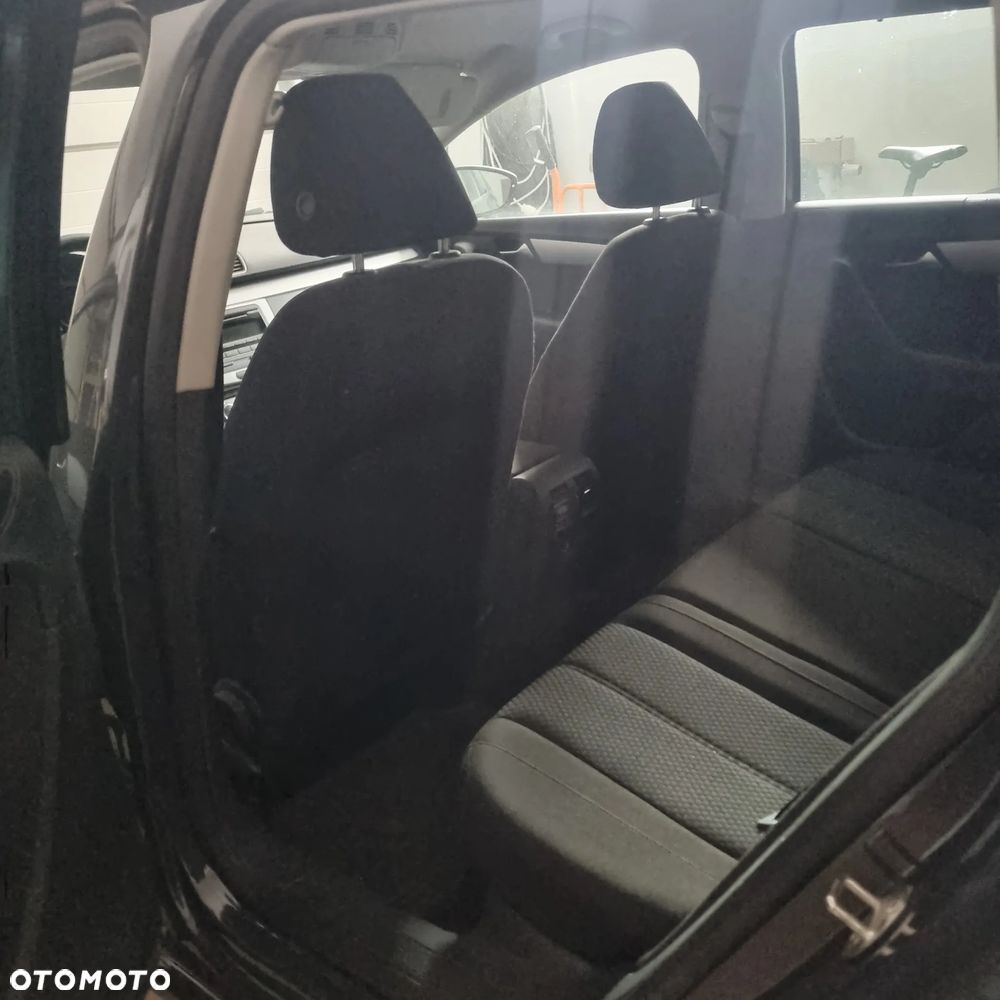 Volkswagen Passat - 9