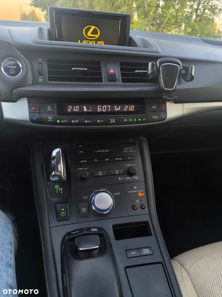 Lexus CT 200h Prestige - 18