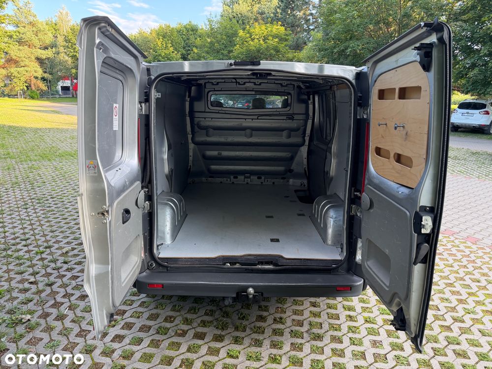 Opel Vivaro - 10