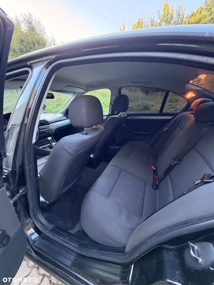 BMW Seria 3 318i - 12