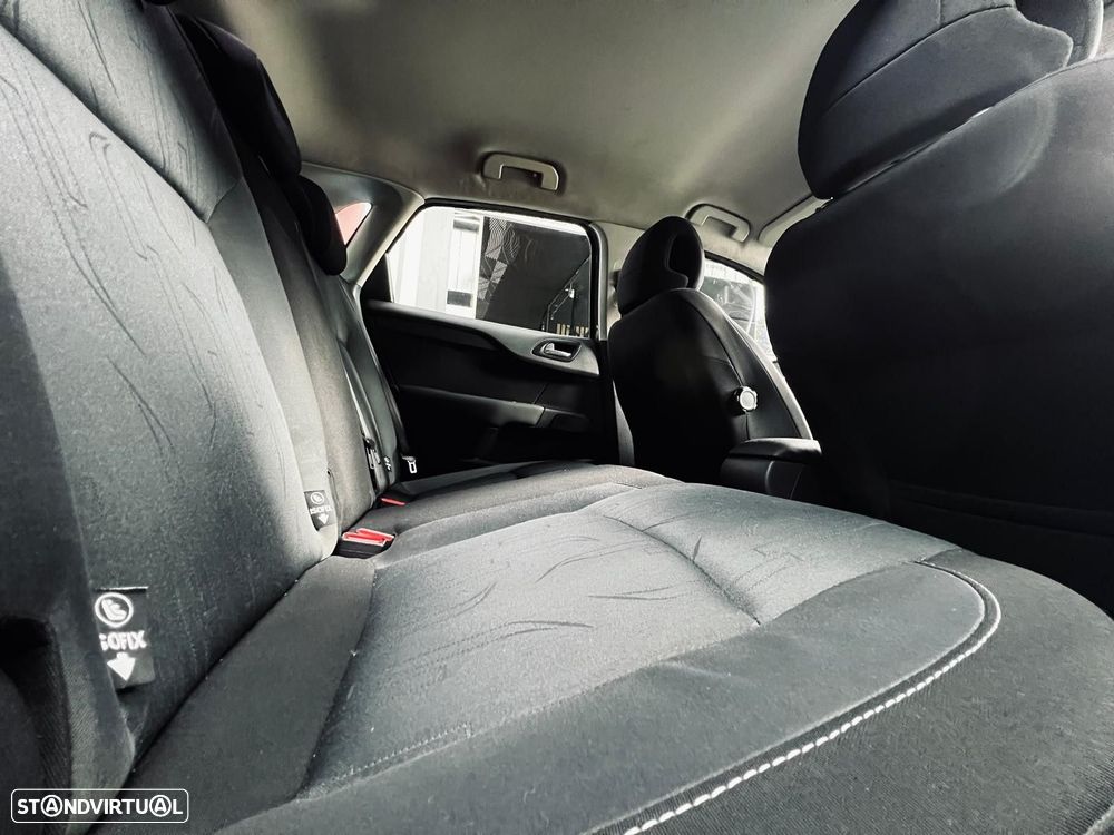 Citroën C4 e-HDi 115 ETG6 Exclusive - 40