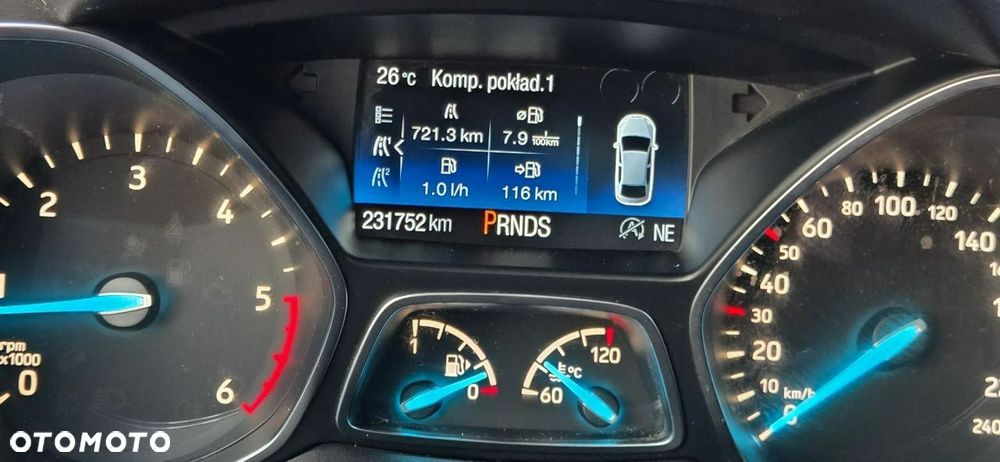 Ford Kuga - 10