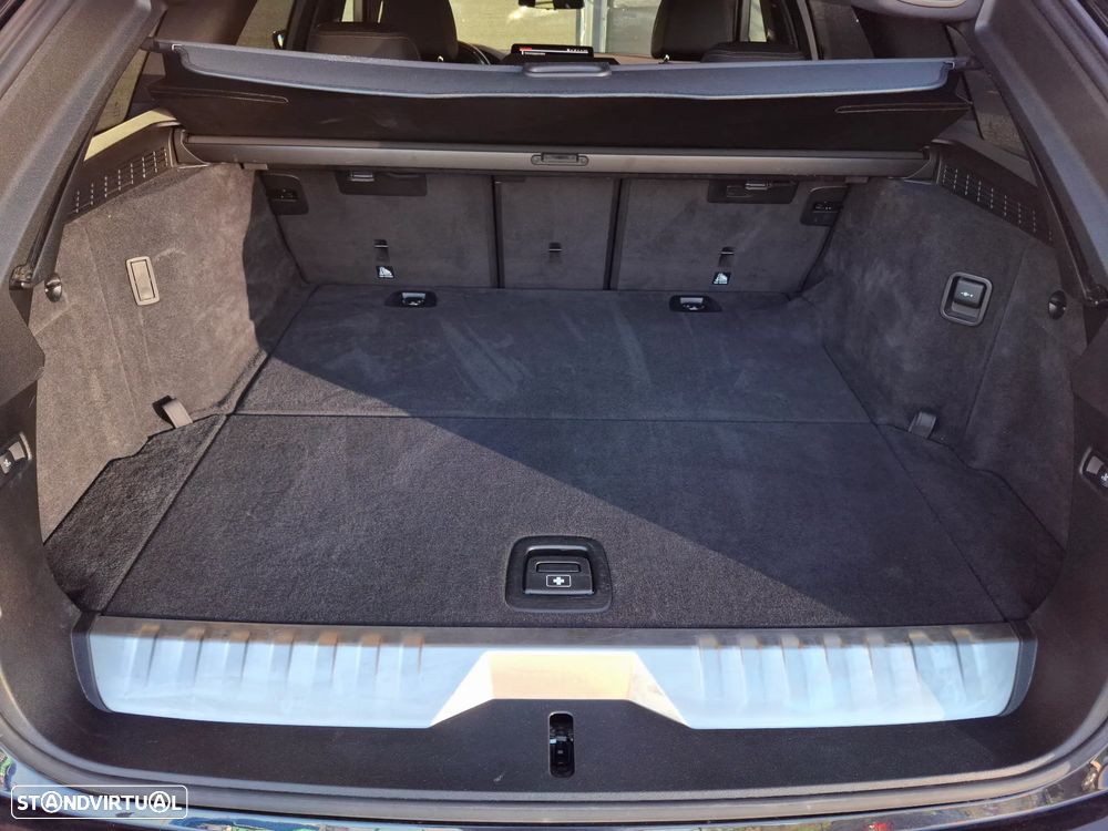BMW 530 e Pack Desportivo M Pro - 31