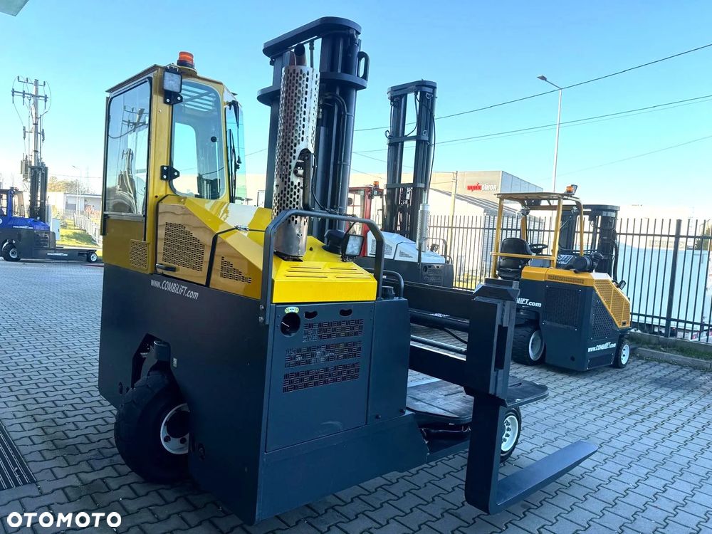 Combilift C4000 / 2021 rok / 1708 godzin !!! - 3