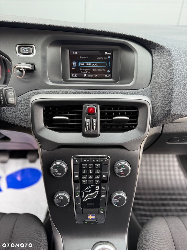 Volvo V40 T3 Momentum - 37