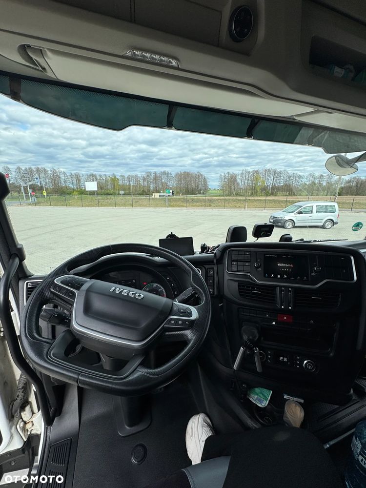 Iveco S-Way - 23