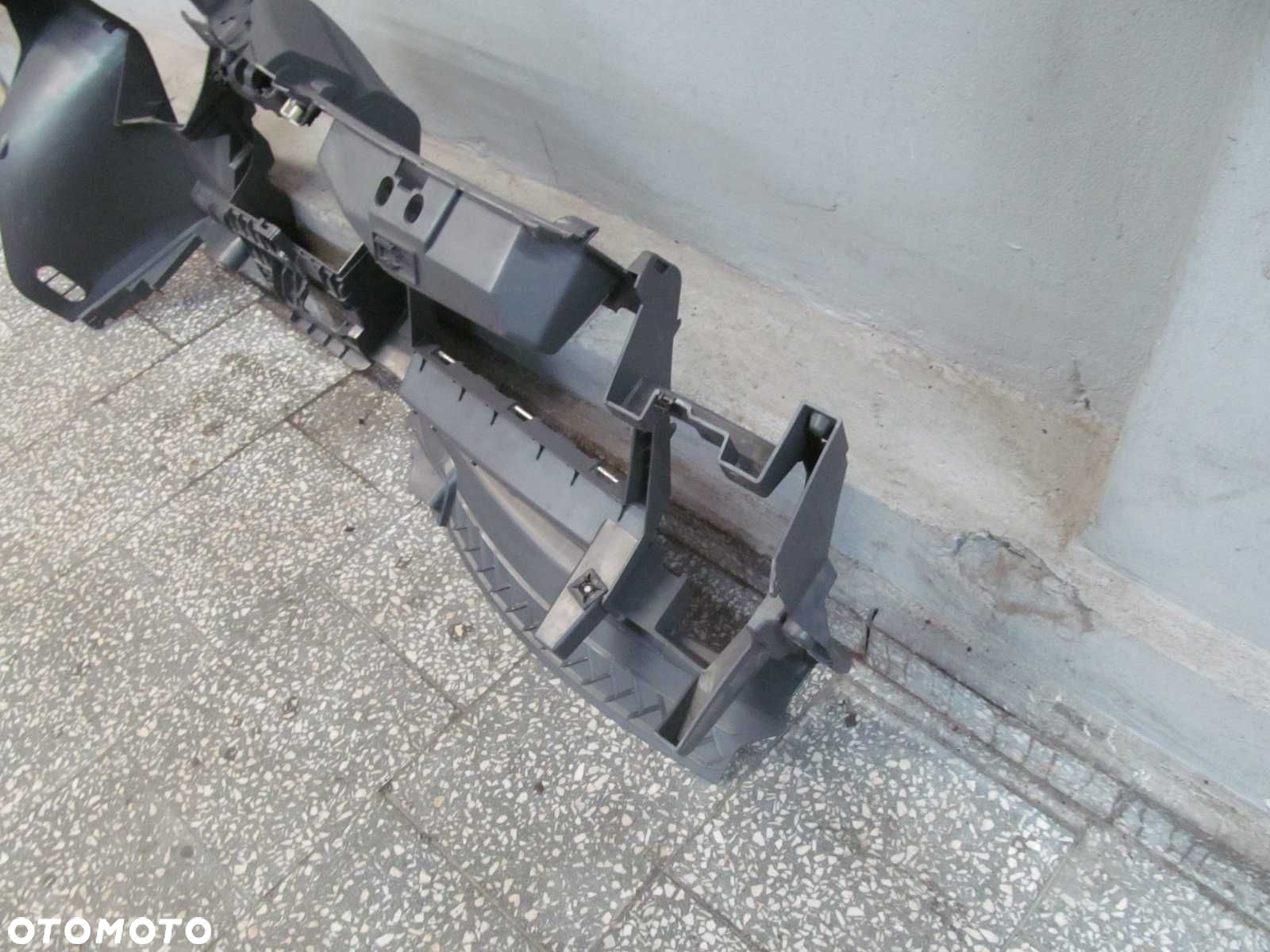 IVECO DAILY IV LIFT 11-14 OSLONA DESKA KONSOLA UK ANGLIK - 9