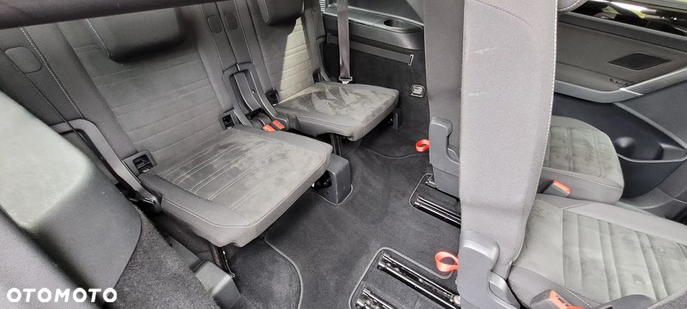 Volkswagen Touran 2.0 TDI DPF Highline - 8