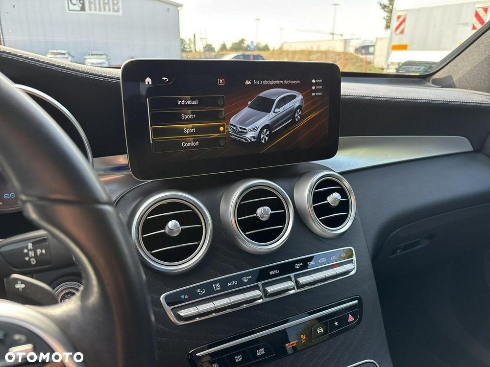 Mercedes-Benz GLC - 26