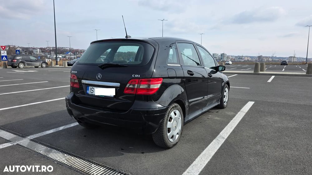 Mercedes-Benz B 180 - 4