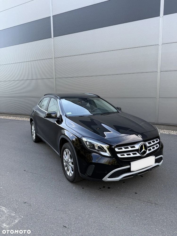 Mercedes-Benz GLA 200 7G-DCT - 1