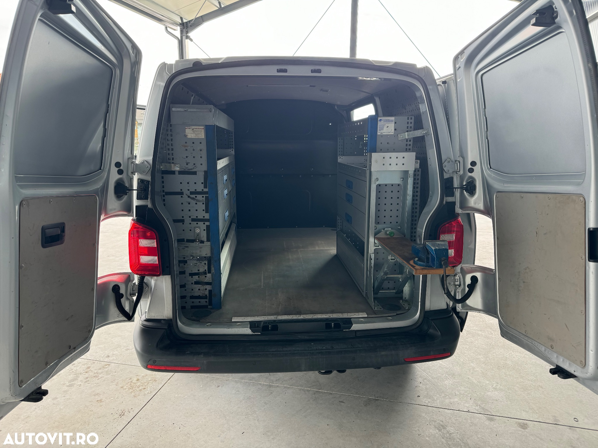 Volkswagen Transporter T6 - 2