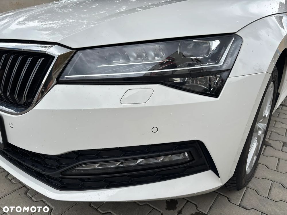 Skoda Superb 2.0 TDI SCR Ambition - 9