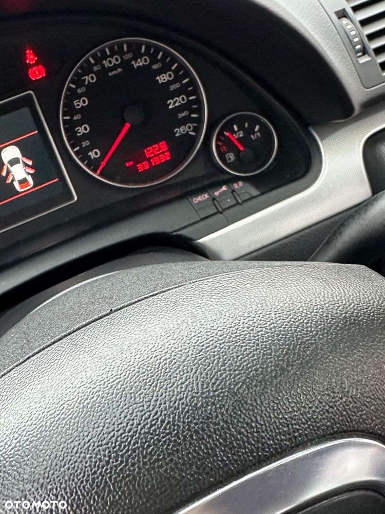 Audi A4 Avant 2.0 TDI - 12