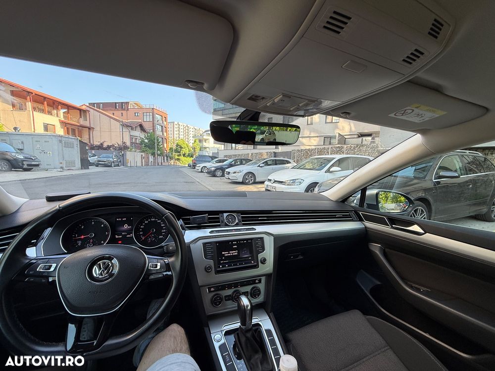 Volkswagen Passat 2.0 TDI DSG Comfortline - 12